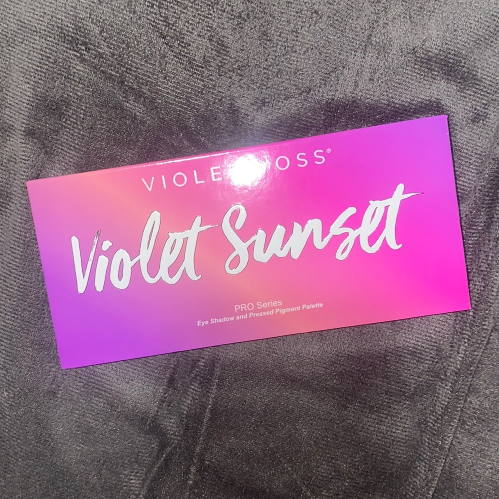 💋Brand new Violet Voss Eye shadow palette! - Picture 3 of 7